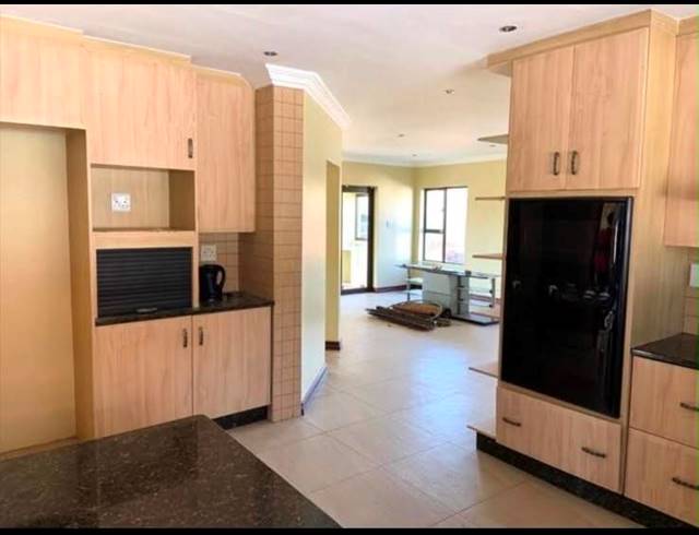 4 BEDROOM HOUSE FOR SALE IN ELDO MEADOWS